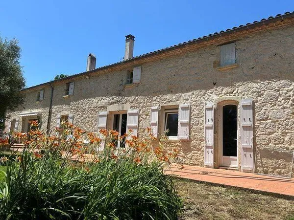 Maison 11 pièces 447 m²