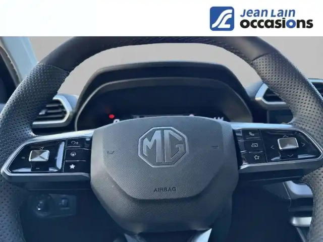 Mg Zs 1.5 l hybrid+ 197 ch — photo 12