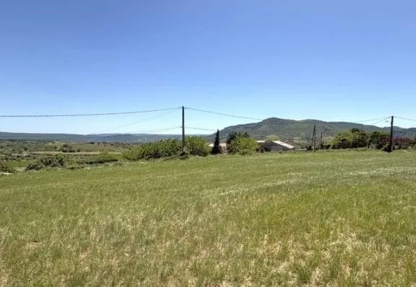 Terrain 767 m²
