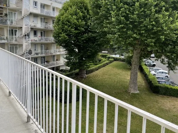 Vends appartement 47m² 2 pièces avec balcon dans petite résidence de standing