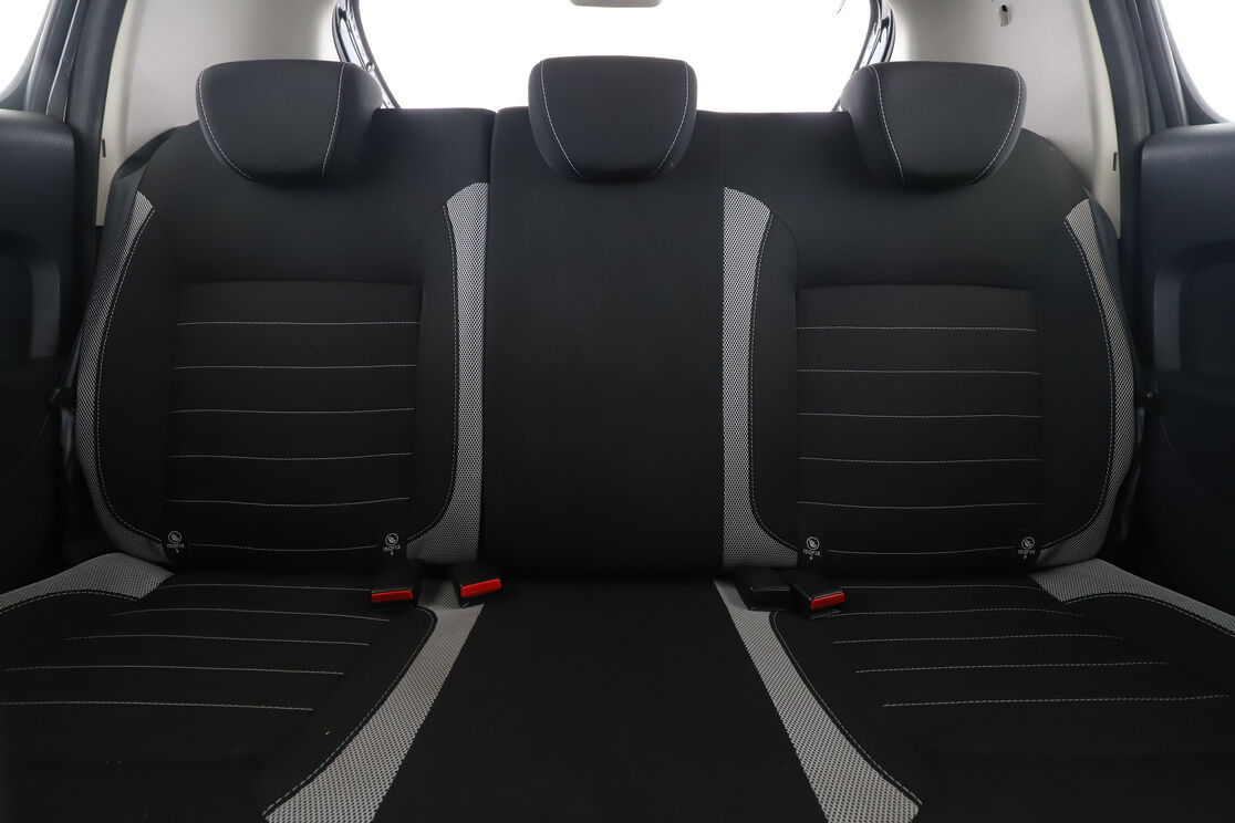 Dacia Sandero Stepway 1.5 dCi — photo 14