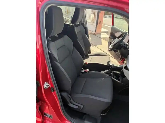 Suzuki Swift 1.2 dualjet hybrid auto — photo 42