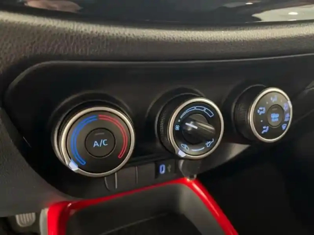 Toyota Aygo X 1.0 vvt-i 72ch design my24 — photo 15