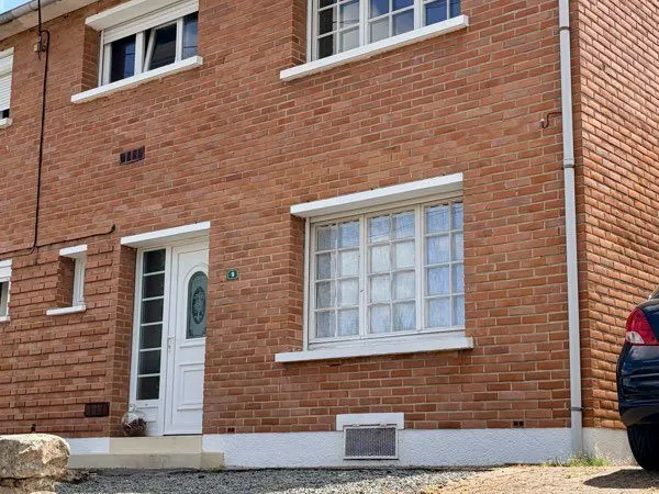 À VENDRE - Maison semi-mitoyenne 3 chambres avec sous-sol complet, garage et jardin - Frévent (62270
