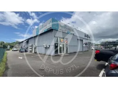 A louer 600m² - Local bureau à Jarry BAIE-MAHAULT