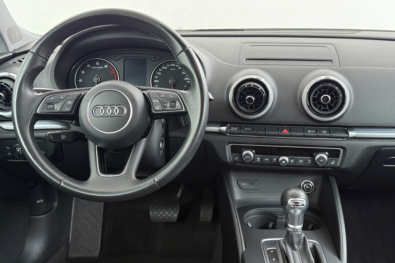 Audi A3 Sportback — photo 14
