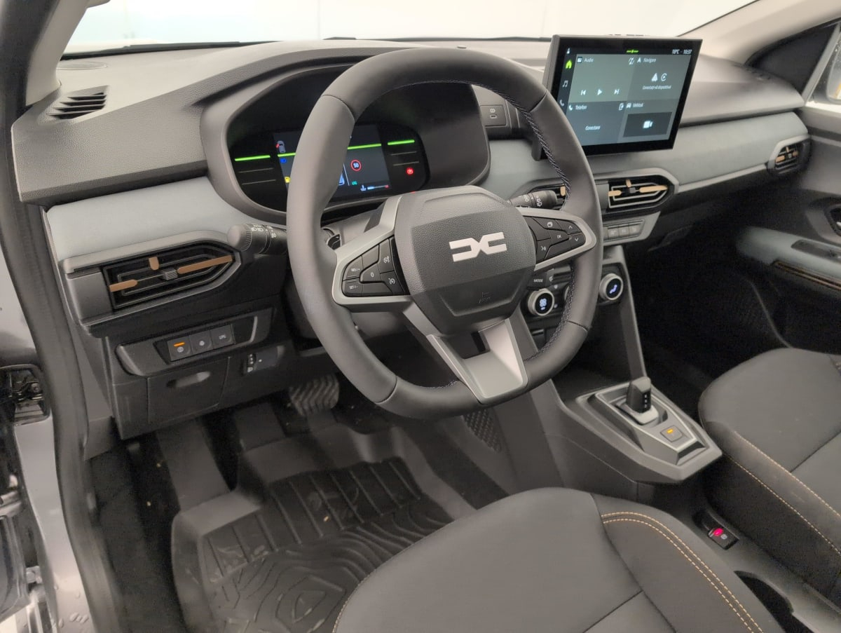 Dacia Sandero — photo 14