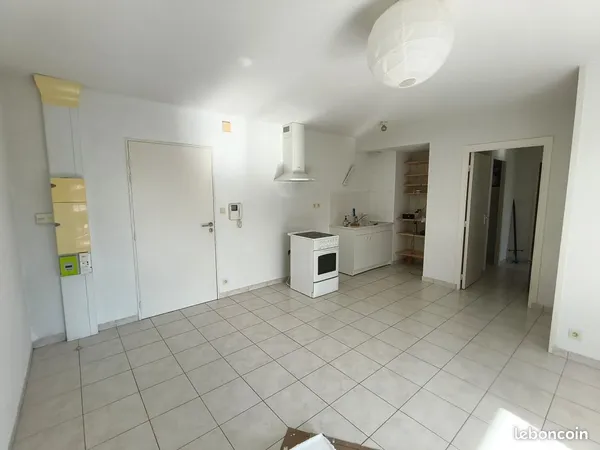 Appartement T3 60 mètre carré état neuf - Centre ville les Herbiers