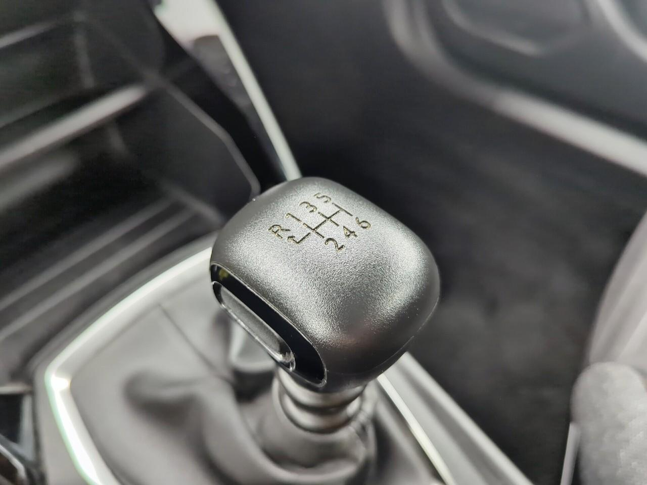 Peugeot 2008 puretech 100 s&s bvm6 active pack — photo 26