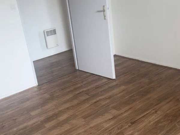 Parking 76 m²