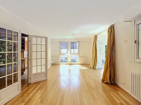 Appartement lumineux 3 pièces 87,25 m² avec garage et ascenseur - Béthune centre-ville