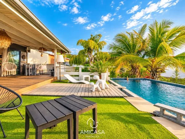 TROIS BASSINS (LA REUNION) - VILLA DE CHARME T4 AVEC PISCINE