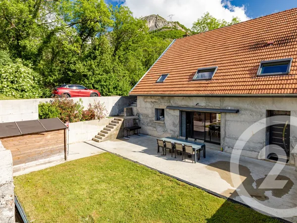 Maison 6 pièces 270 m²