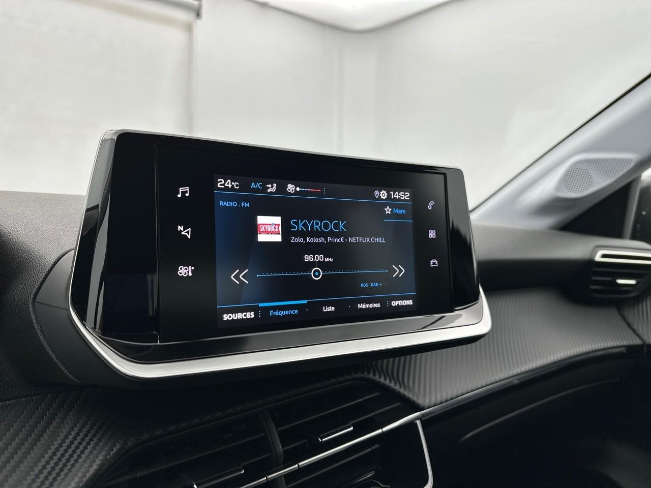 Peugeot 208 puretech 75 s&s bvm5 style — photo 22
