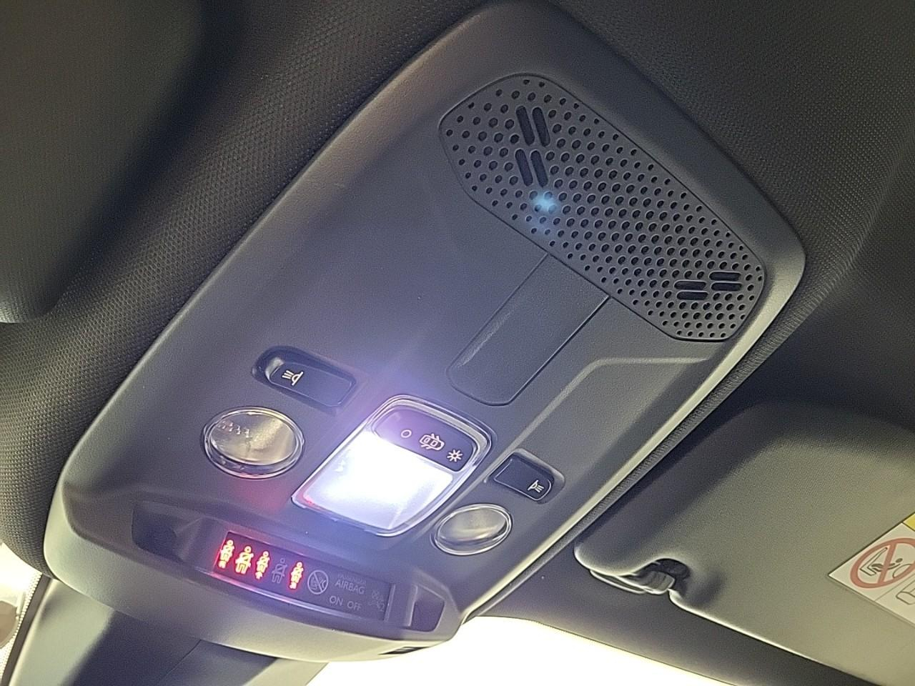 Peugeot 2008 puretech 130 s&s eat8 allure — photo 24