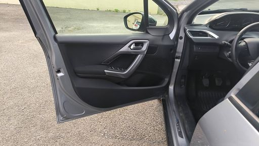 Peugeot 2008 1.2 Puretech 82 - Style – 2018 – 36718 km – Essence – Boîte Manuelle — photo 30
