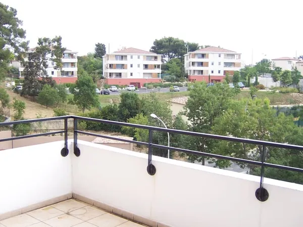 T2 + terrasse avec garage et parking - Quartier Croix Rouge