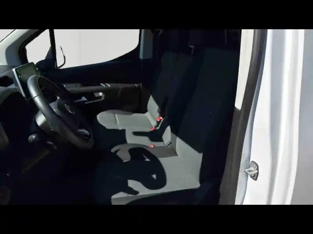 Fiat Doblo fg m 800kg electrique 136ch batterie 50 kwh cabine moduwork 3 places pro lounge connect — photo 11