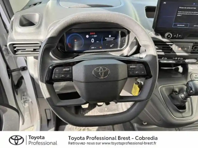 Toyota Proace city medium 100 d-4d start mc24 — photo 24