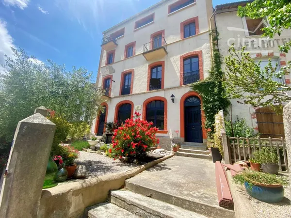 A Vendre immeuble à fort potentiel locatif refait  en 2022
