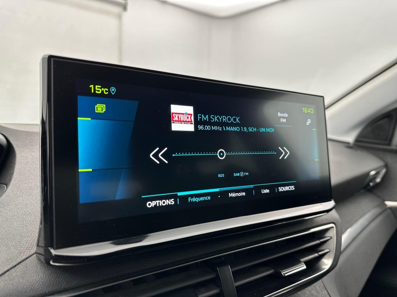 Peugeot 3008 hybrid 225 e-eat8 allure pack — photo 25