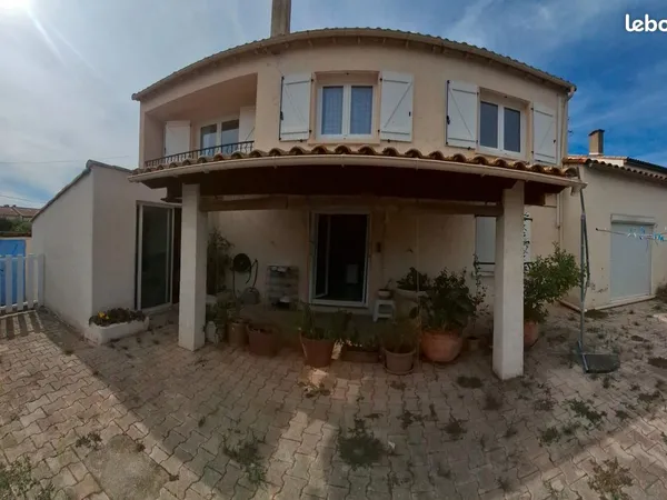 Villa T7 150m² avec jardin + piscine sur parcelle de 600m²