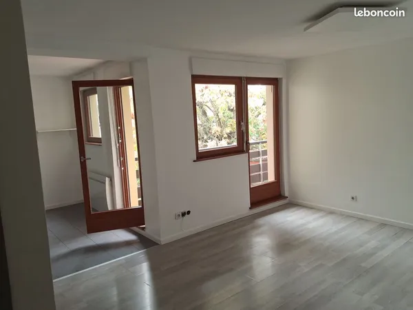 Particulier loue appartement F2