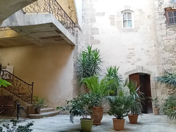 Aubenas Coeur de ville : appartement traversant et ensoleillé 37 m²