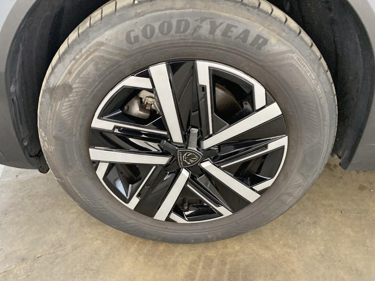 Peugeot 2008 hybrid 136 e-dcs6 style — photo 11