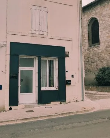 A vendre Appartement, studio et local commercial