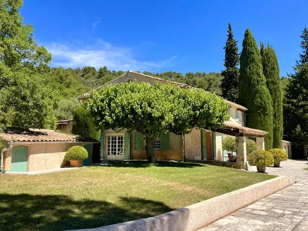 Villa 11 pièces 336 m²