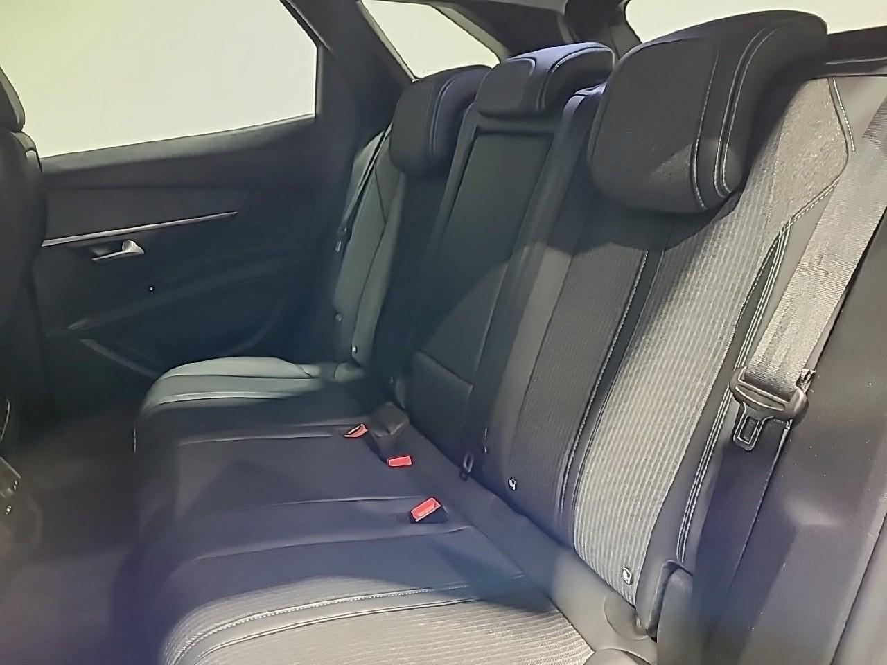 Peugeot 3008 puretech 130ch s&s eat8 allure pack — photo 13