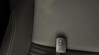 Toyota Yaris 100h France Business 5p RC18 — photo 16