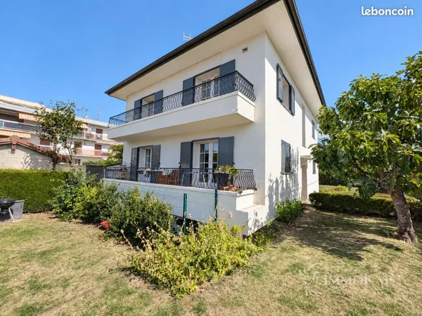 Propriété 7 pièces 200 m²