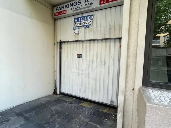 Parking 8 m²