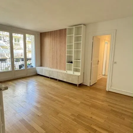 Location appartement 3pieces + cave + parking