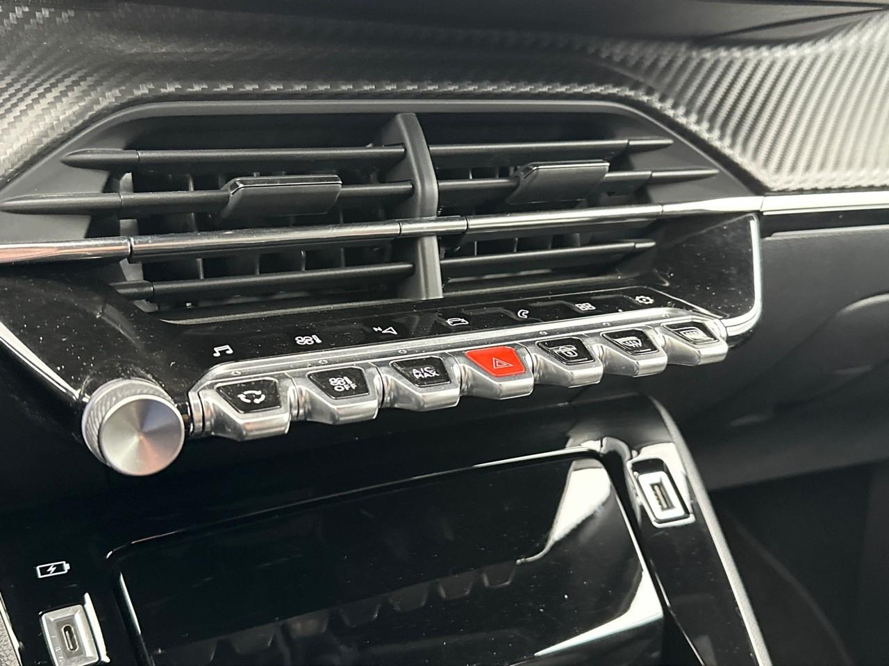 Peugeot 2008 puretech 130 s&s eat8 gt — photo 28