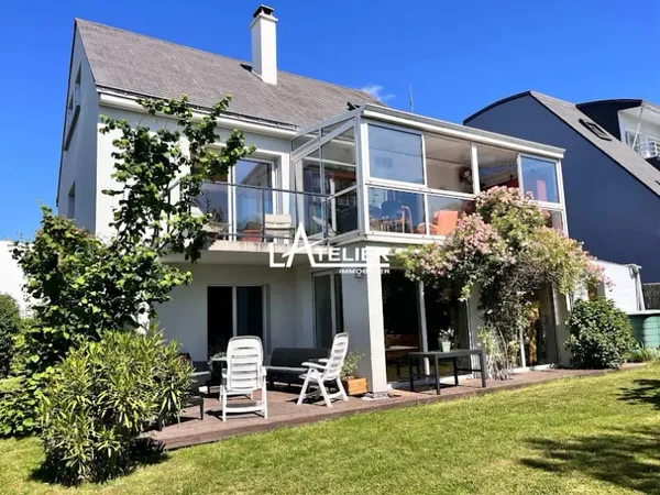 Maison 9 pièces 225 m²