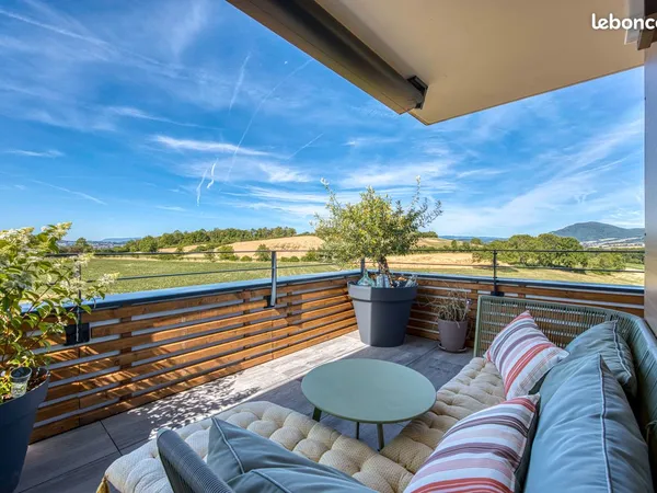 Magnifique T5 en attique avec vue imprenable de sa terrasse Sud/ Ouest de 70 m2