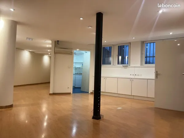 Bureaux 182 m²