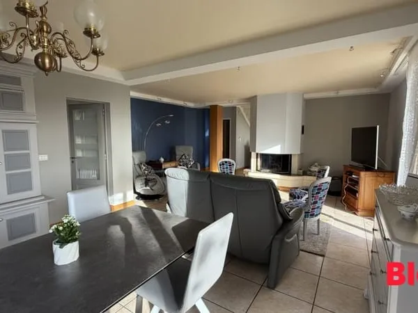 A VENDRE - Belle maison sur sous-sol - 7 chambres- Grand terrain - GOSNÉ