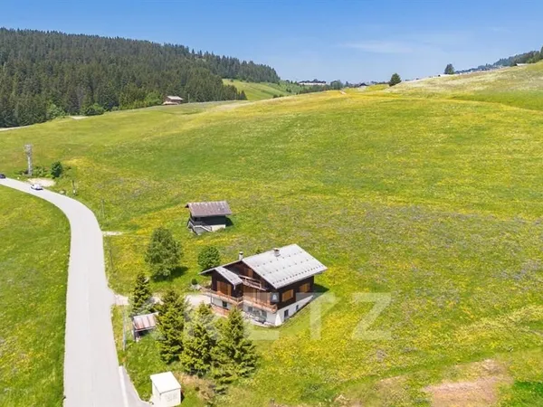 HAUTELUCE / LES SAISIES — Terrain constructible de 2 365 m² avec