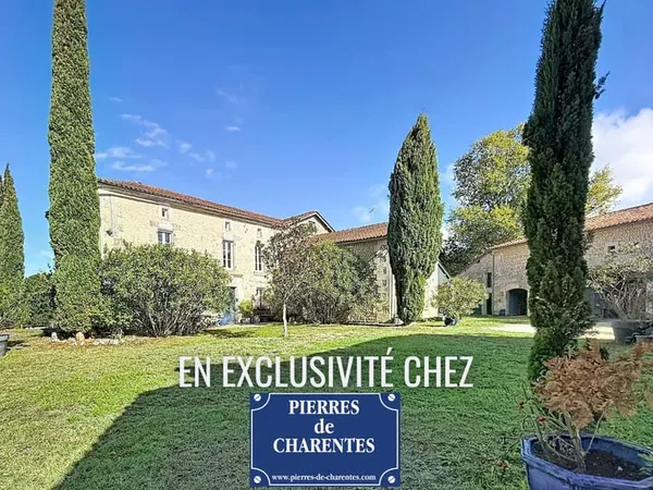 Propriété de charme en Sud Charente 428m2 habitables, 1,6