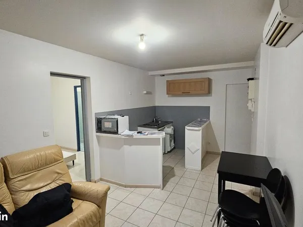 2 meublé de 30 m² avec climatisation - Château de Saint-Cézert