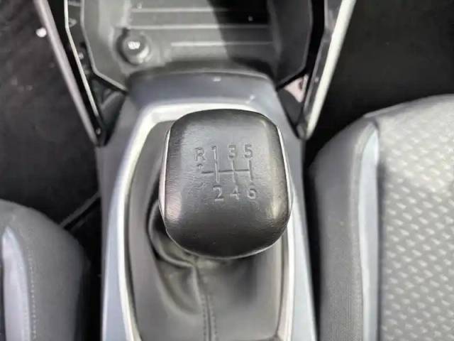 Peugeot 2008 bluehdi 100 s&amp;s bvm6 allure — photo 17