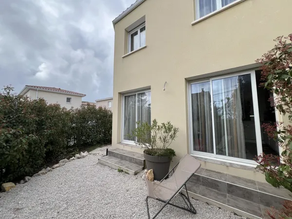 Maison meublé avec jardinnet