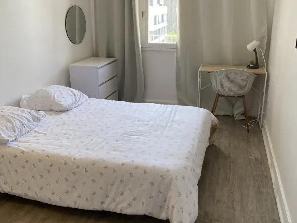 Loue chambre en colocation dans appartement