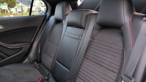 Mercedes Classe GLA 180 122 7G-Tronic - Fascination – 2019 – 97470 km – Essence – Boîte Automatique — photo 17