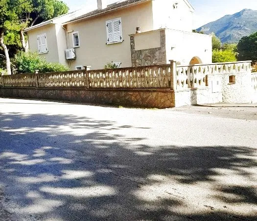 Propriété 5 pièces 120 m²