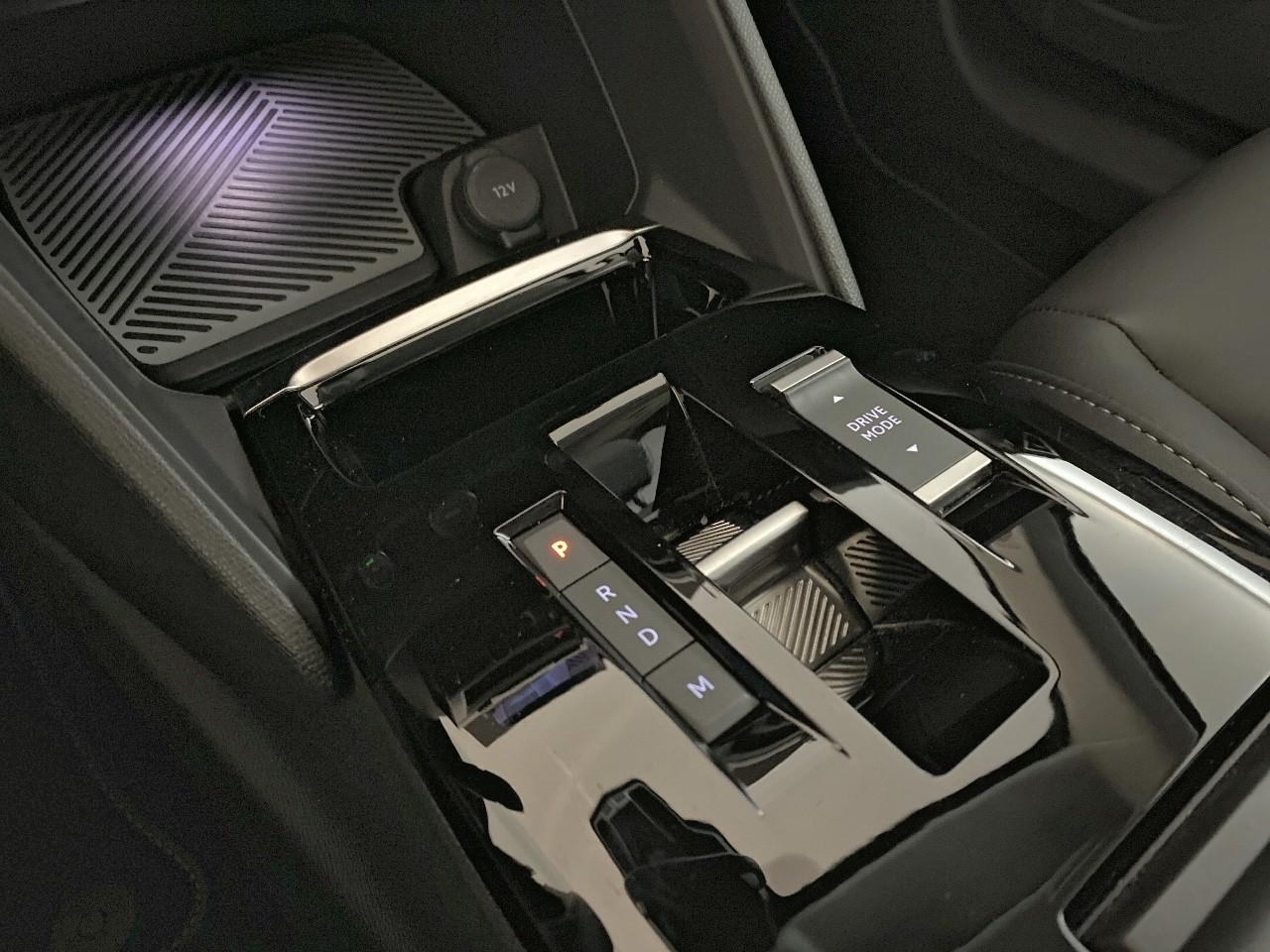 Citroën C4 X hybride 136 ch e-dcs6 max — photo 18